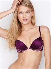 Vita Sidorkina in lingerie