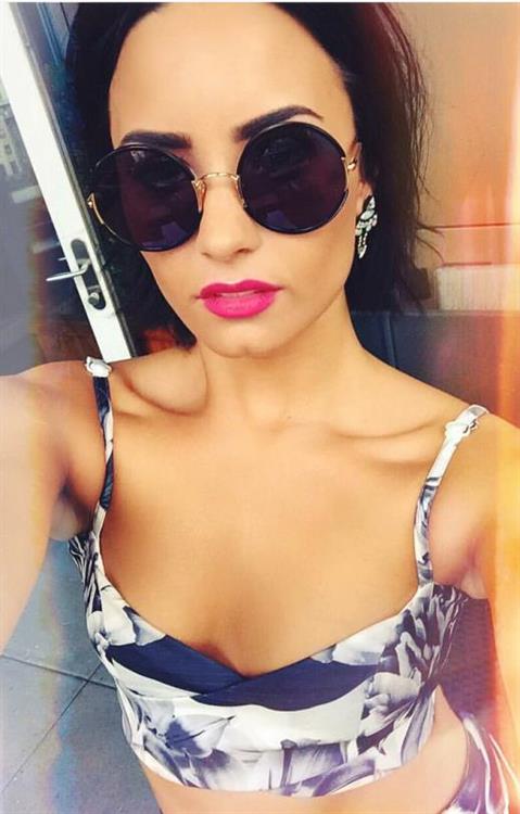 Demi Lovato taking a selfie