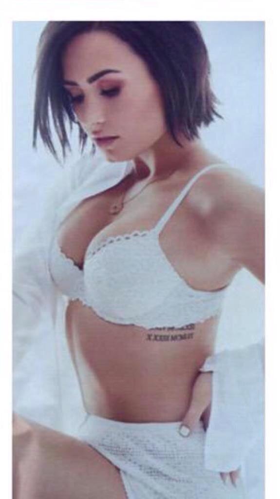 Demi Lovato in lingerie