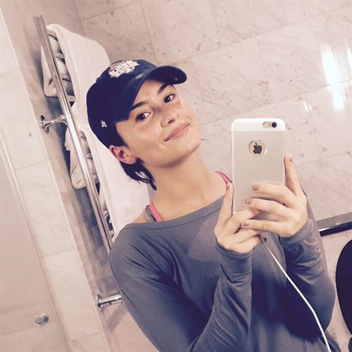 Demi Lovato taking a selfie