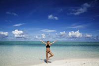 Elyse Knowles in a bikini