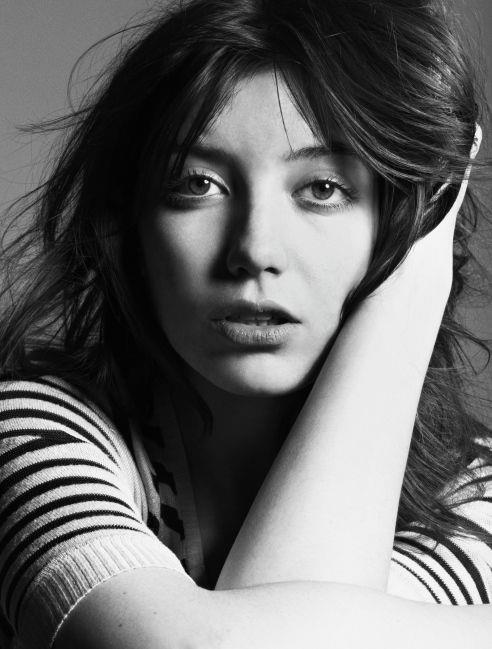 Daisy Lowe