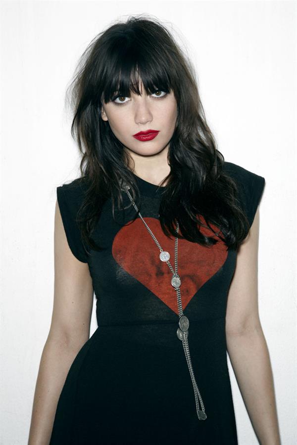 Daisy Lowe