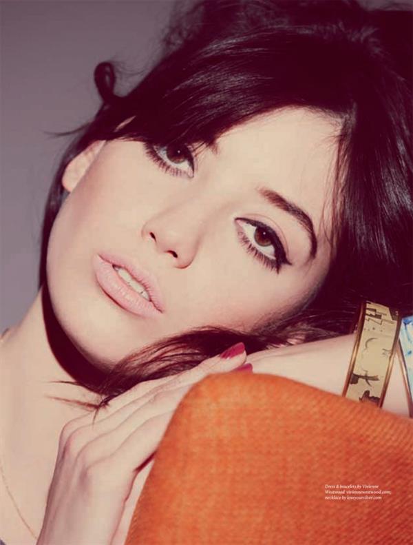 Daisy Lowe