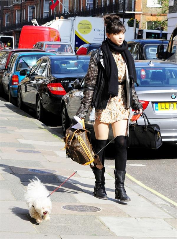 Daisy Lowe