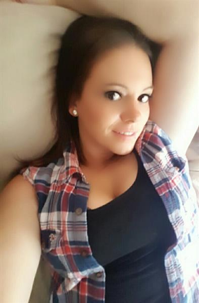 Ttbebe taking a selfie