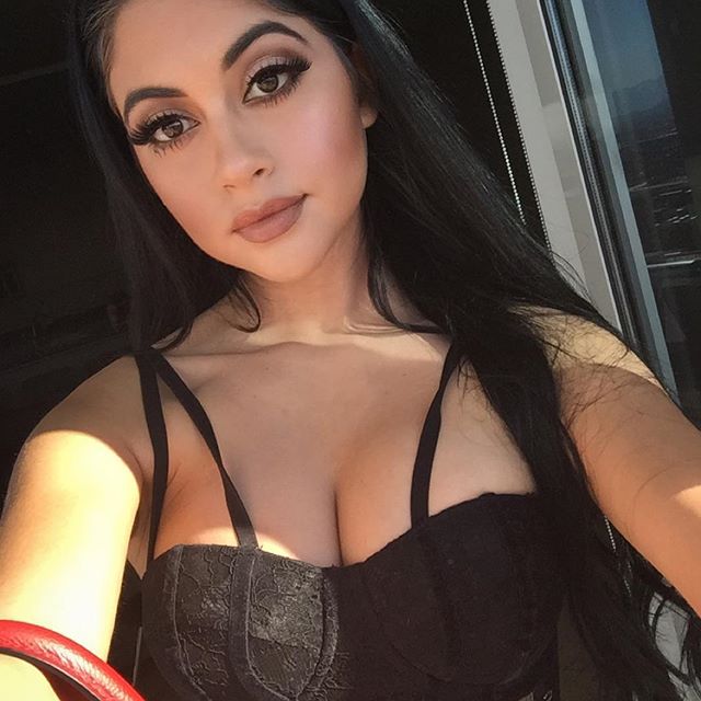 Jailyne Ojeda Ochoa taking a selfie