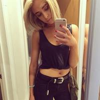 Nicola Hughes taking a selfie