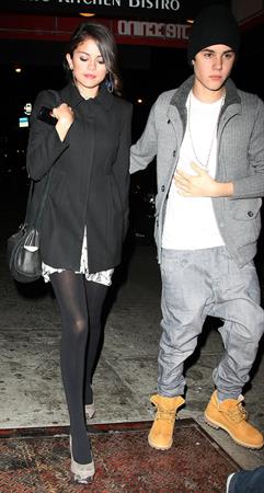 Selena Gomez leaving a restaurant in New York City on December 2, 2012