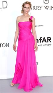 Uma Thurman in a pink dress - amfAR