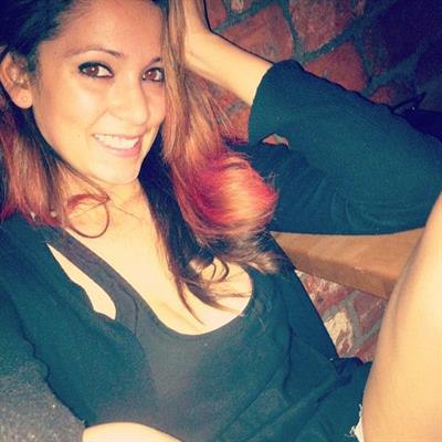 Ali Rose taking a selfie