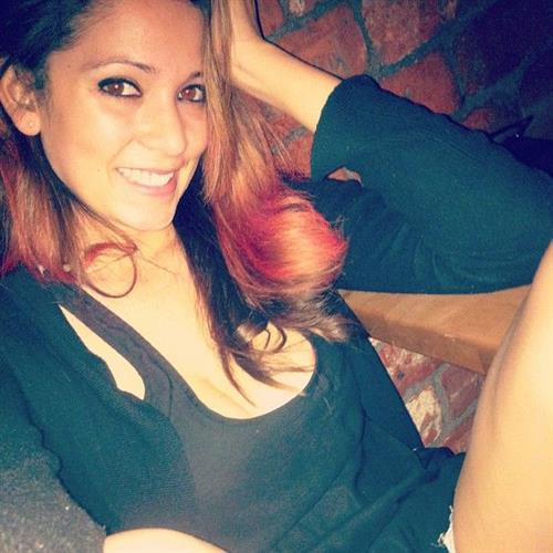 Ali Rose taking a selfie