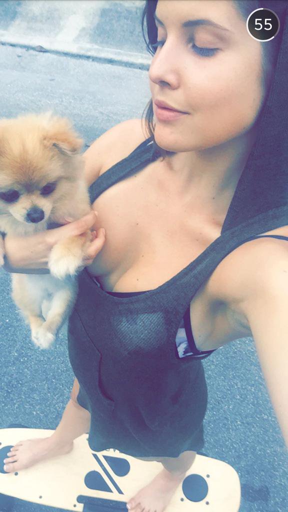 Amanda Cerny taking a selfie