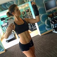 Amanda Cerny taking a selfie