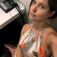 Amanda Cerny taking a selfie