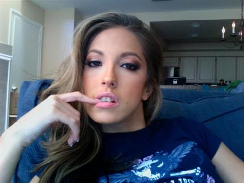 Jenna Haze taking a selfie