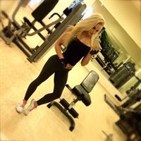 Anna Nyström taking a selfie