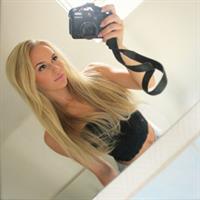 Anna Nyström taking a selfie