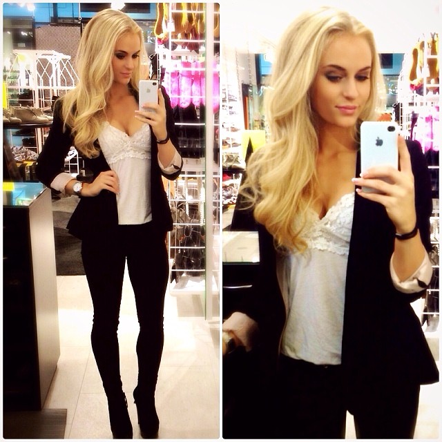 Anna Nyström taking a selfie