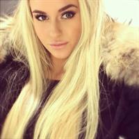 Anna Nyström taking a selfie