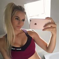 Anna Nyström taking a selfie
