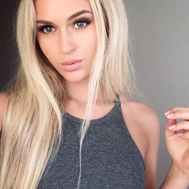 Anna Nyström taking a selfie