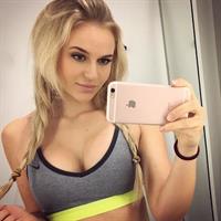 Anna Nyström taking a selfie