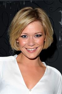 Suzanne Shaw