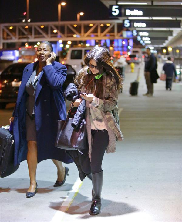 Selena Gomez – LAX airport arrival in LA 1/5/13 