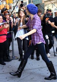 Taylor Swift arriving David Letterman Show October 26, 2010 