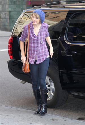 Taylor Swift arriving David Letterman Show October 26, 2010 