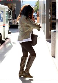 Selena Gomez leaving the ER in Los Angeles November 19, 2012 
