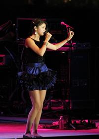 Selena Gomez performance in Pomona, September 18, 2010 