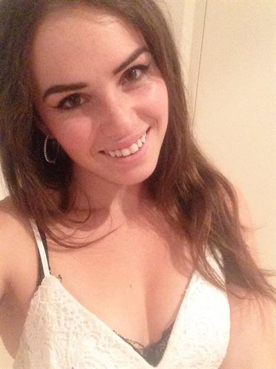 Alexis Young taking a selfie