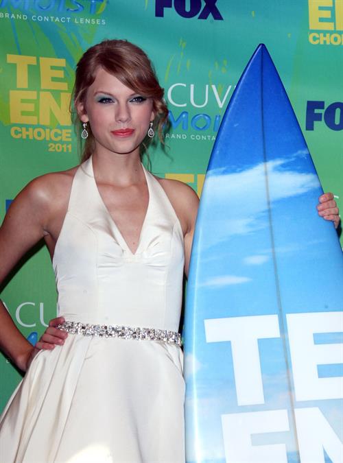 Taylor Swift at the 2011 Teen Choice Awards August 07, 2011 