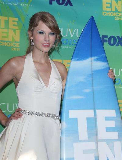 Taylor Swift at the 2011 Teen Choice Awards August 07, 2011 