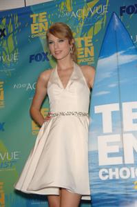 Taylor Swift at the 2011 Teen Choice Awards August 07, 2011 