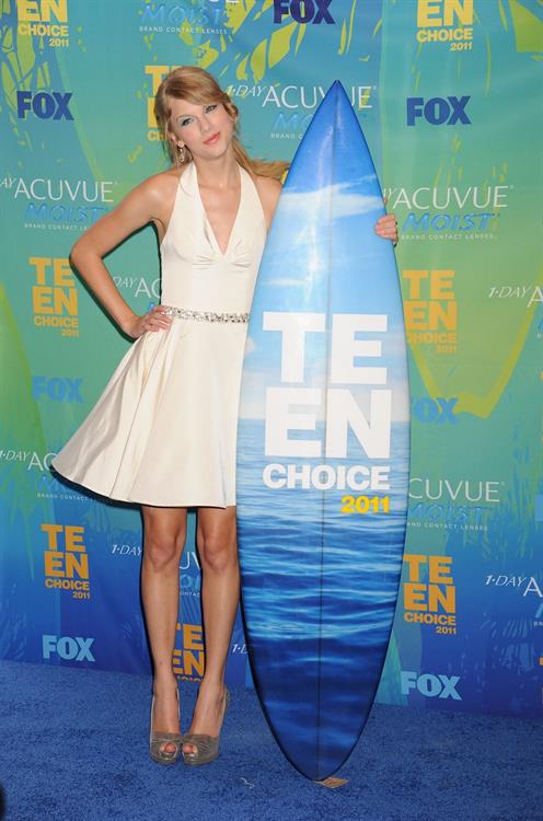 Taylor Swift at the 2011 Teen Choice Awards August 07, 2011 