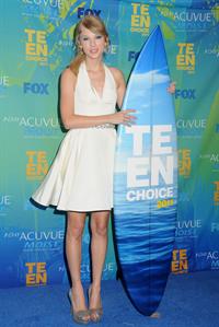 Taylor Swift at the 2011 Teen Choice Awards August 07, 2011 