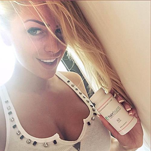 Yanita Yancheva taking a selfie