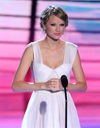 Taylor Swift at the 2012 Teen Choice Awards in Universal City July 22, 2012 