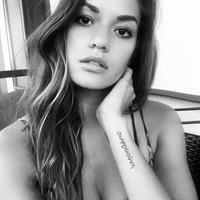 Vanessa Hanson taking a selfie