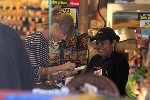 Taylor Swift grocery shopping in Studio City December 19, 2012