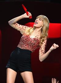 Taylor Swift at the KIIS FM 2012 Jingle Ball concert at Nokia Theatre in Los Angeles - December 1, 2012 