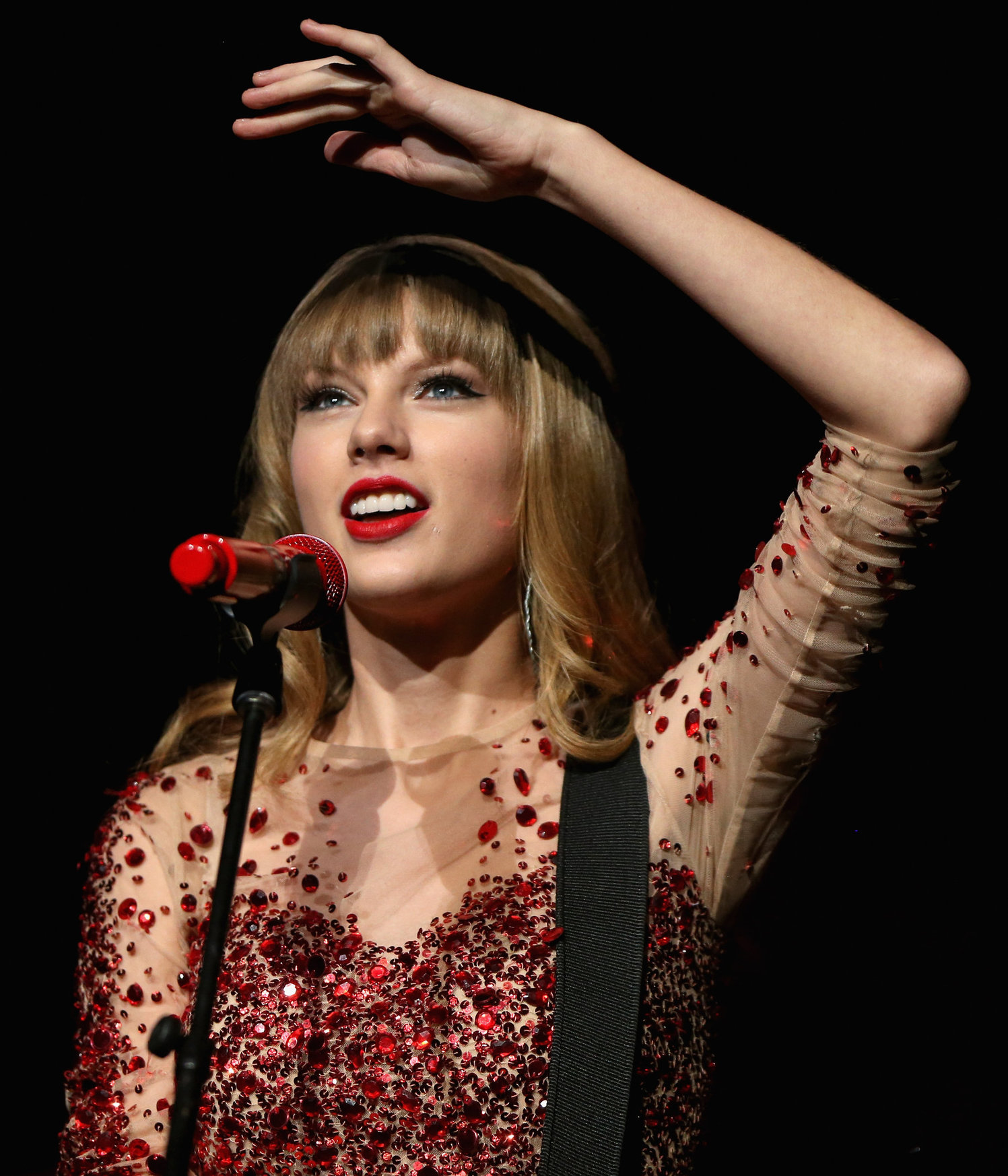 Taylor Swift at the KIIS FM 2012 Jingle Ball concert at Nokia Theatre in Los Angeles - December 1, 2012 
