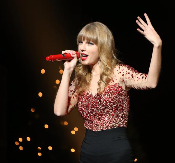 Taylor Swift on stage at the KIIS FM 2012 Jingle Ball concert at Nokia Theatre in Los Angeles - December 1, 2012 