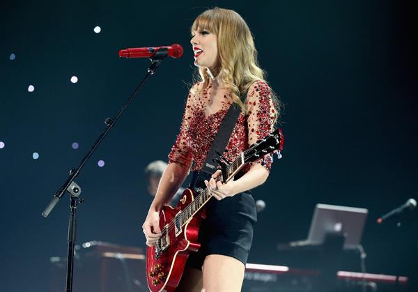 Taylor Swift on stage at the KIIS FM 2012 Jingle Ball concert at Nokia Theatre in Los Angeles - December 1, 2012 