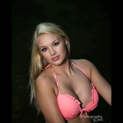 Mariah Alexis Vest in a bikini