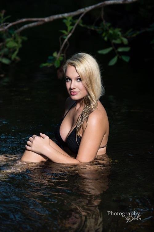 Mariah Alexis photographed by John Tipps