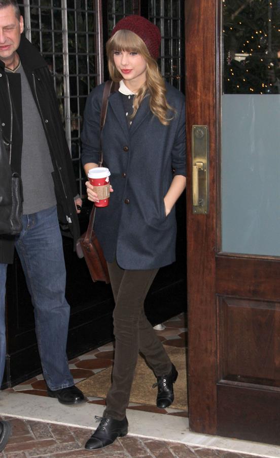 Taylor Swift leaving her hotel in New York City April 12, 2012